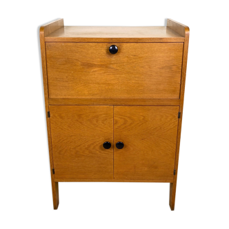 Storage cabinet
