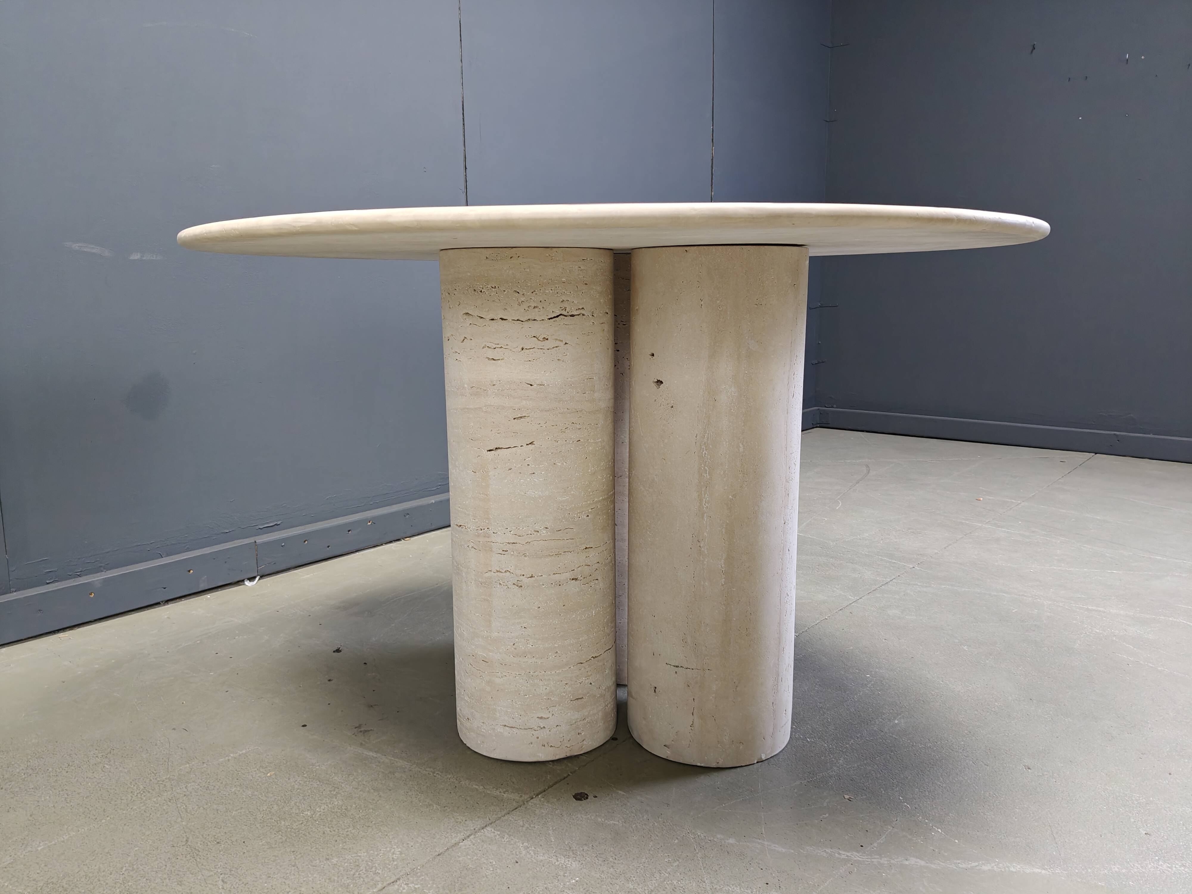Round italian travertine dining table 1970s