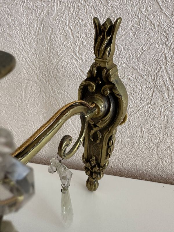 Paire d'appliques en bronze à pampilles de cristal – Style Louis XV