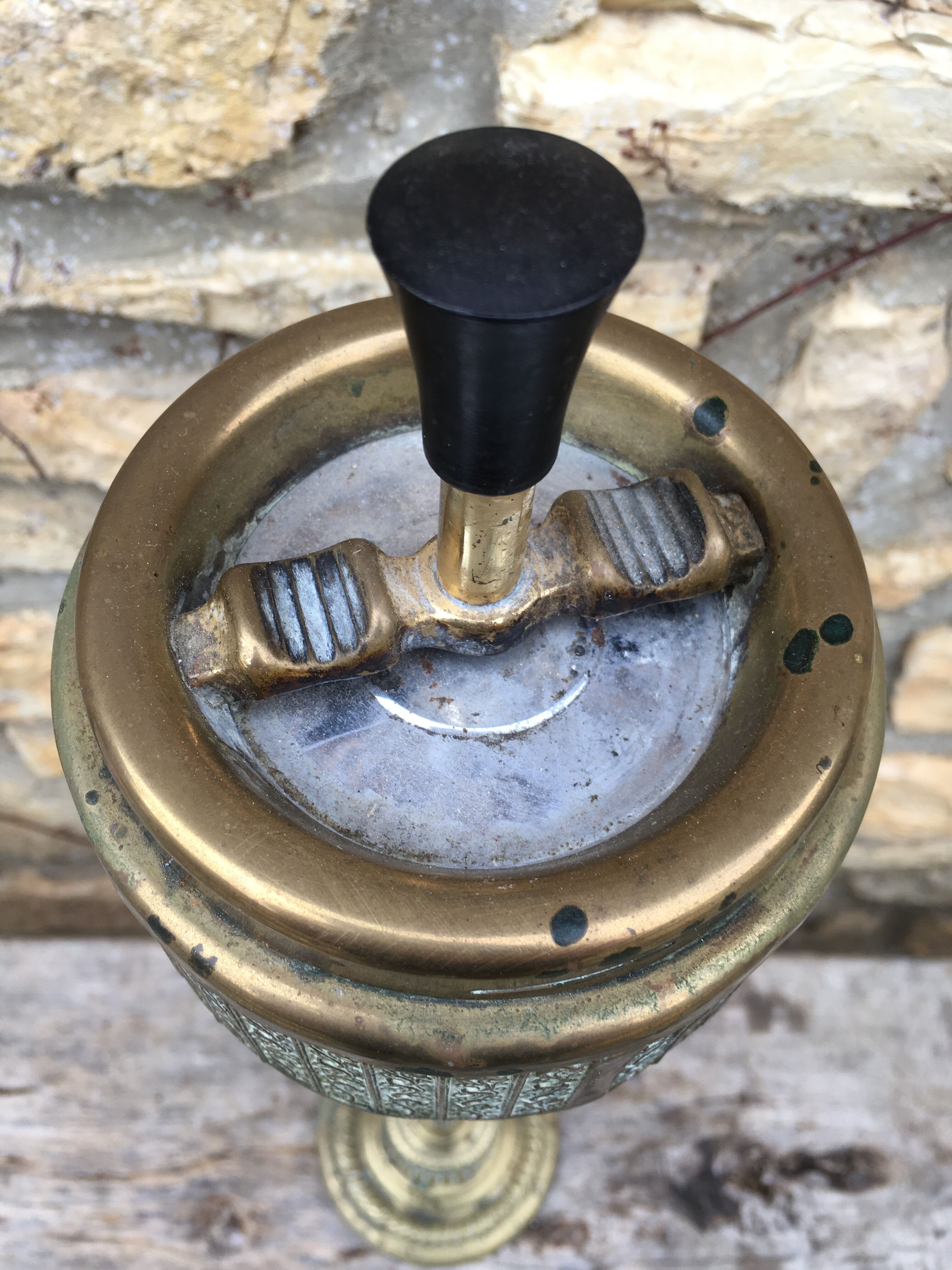 Standing ashtray