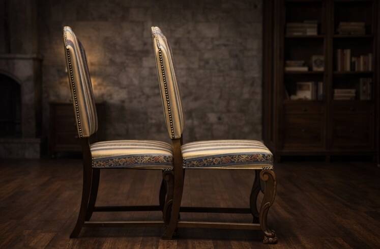 Grand Baroque-Style 11-Piece Dining Suite — Carved Oak & Oak Veneer — Table