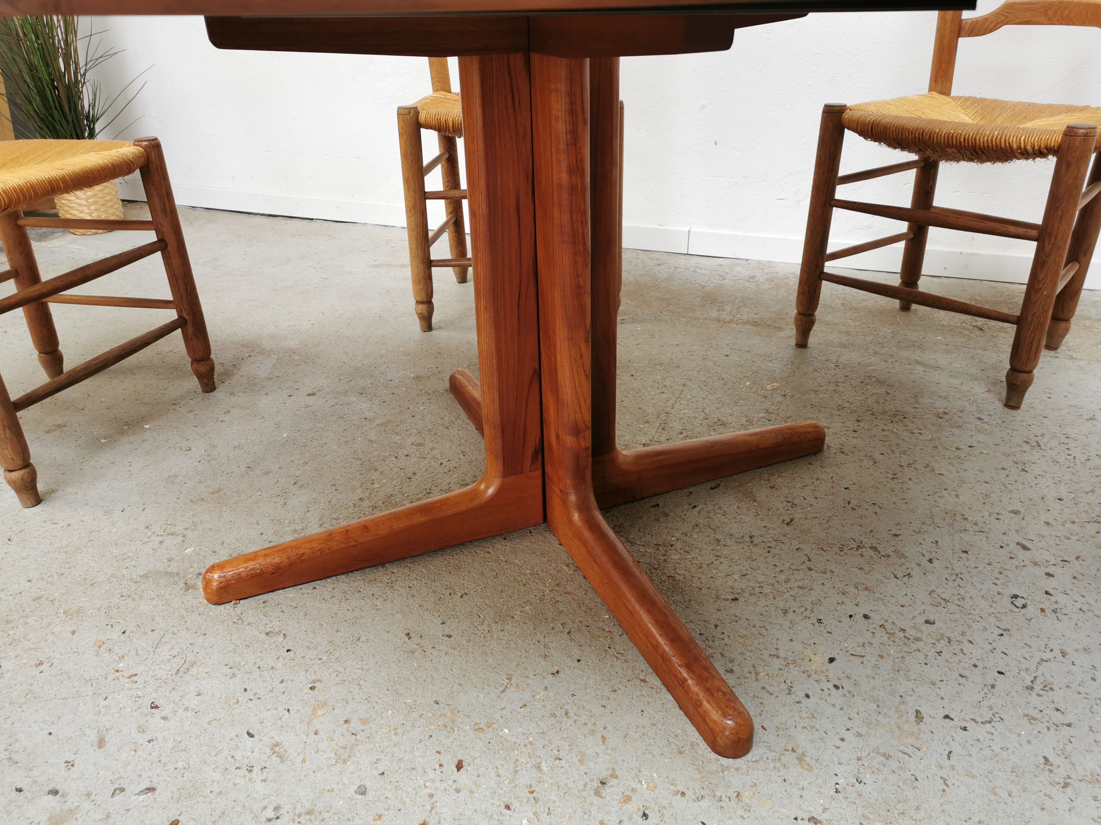 Table de Laurits Larsen en teck