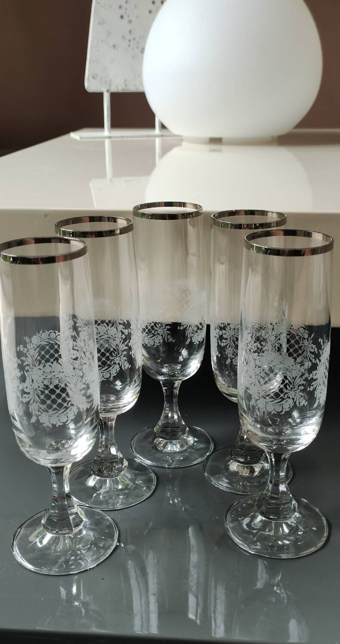 Set of 5 Champagne Flutes. Crystal glass. Empire style. Floral motifs.