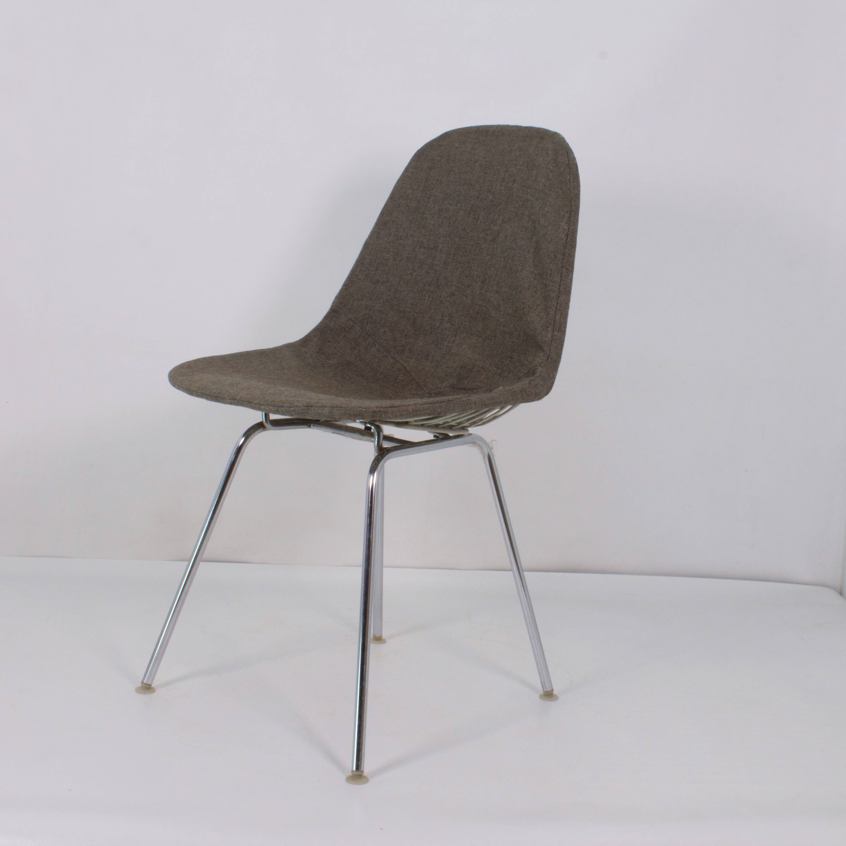 Pair of DKX 1 Wire Chairs by Charles & Ray Eames, Herman Miller, 1952