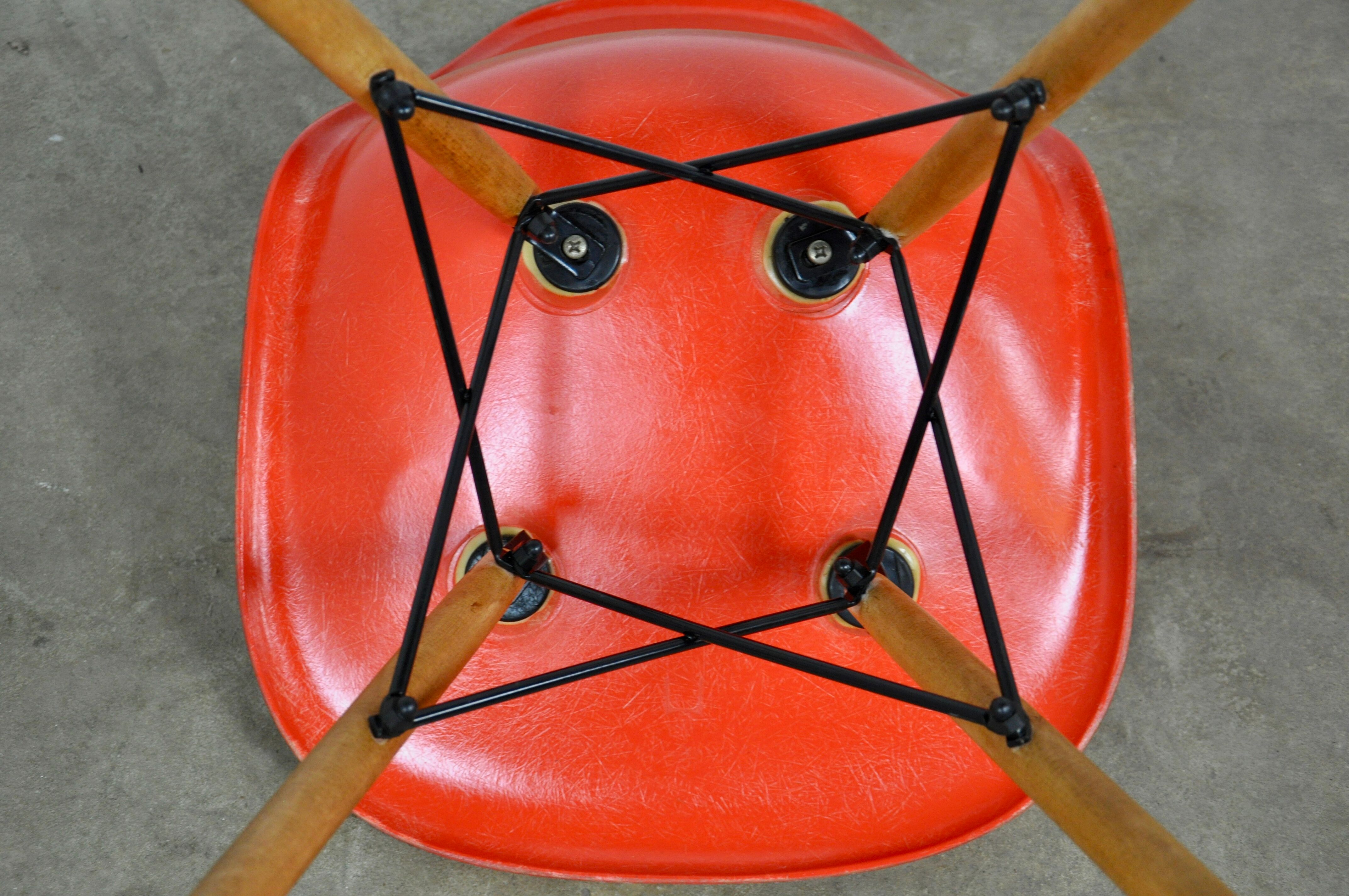 Chairs DSW fiberglass by Charles & Ray Eames for Herman Miller