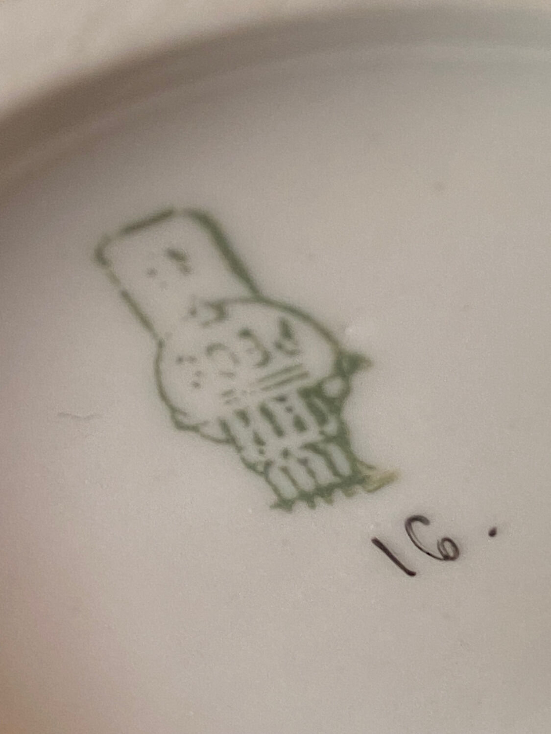 Vase Chat vintage 1960 de Janos Torok pour Zsolnay