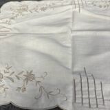 Old embroidered cotton table runner - circa 1900 - l 105 cm / l 68 cm