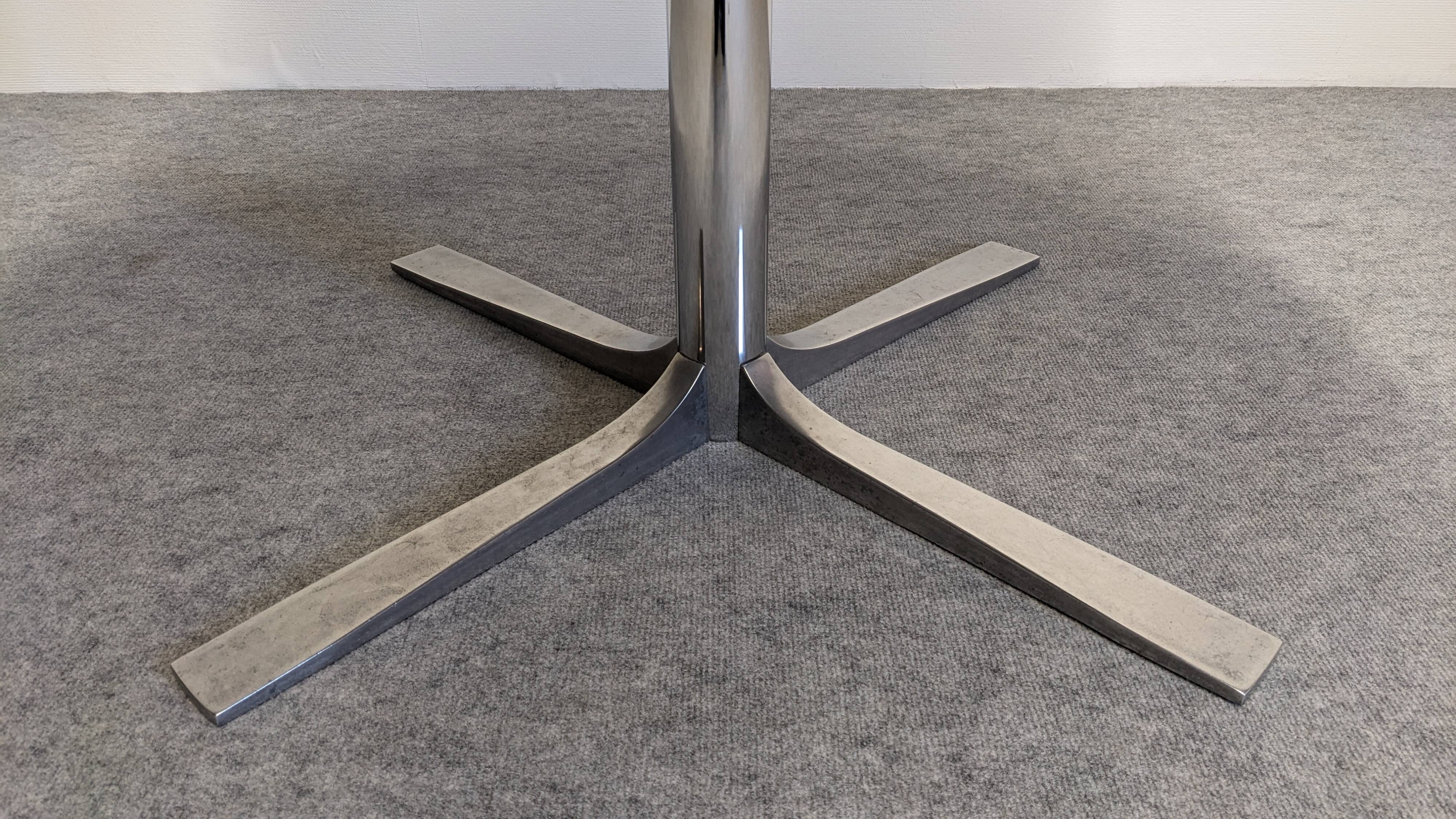 Extendable round table Space Age, Italy circa 1970