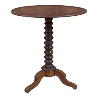 Three-legged pedestal table with folding top 19th century