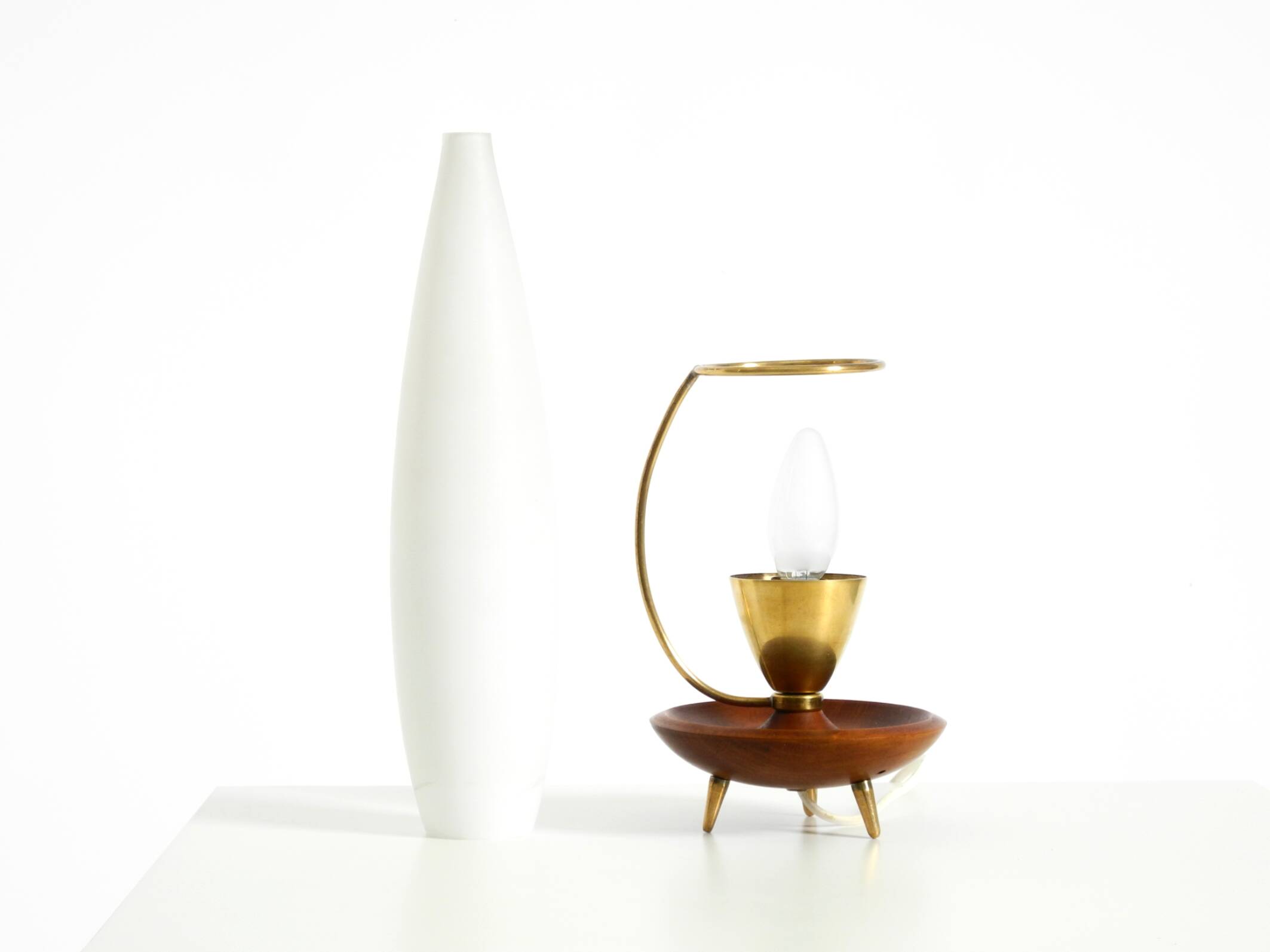 Large 1950s table lamp made of brass and teak, with a frosted glass shade
