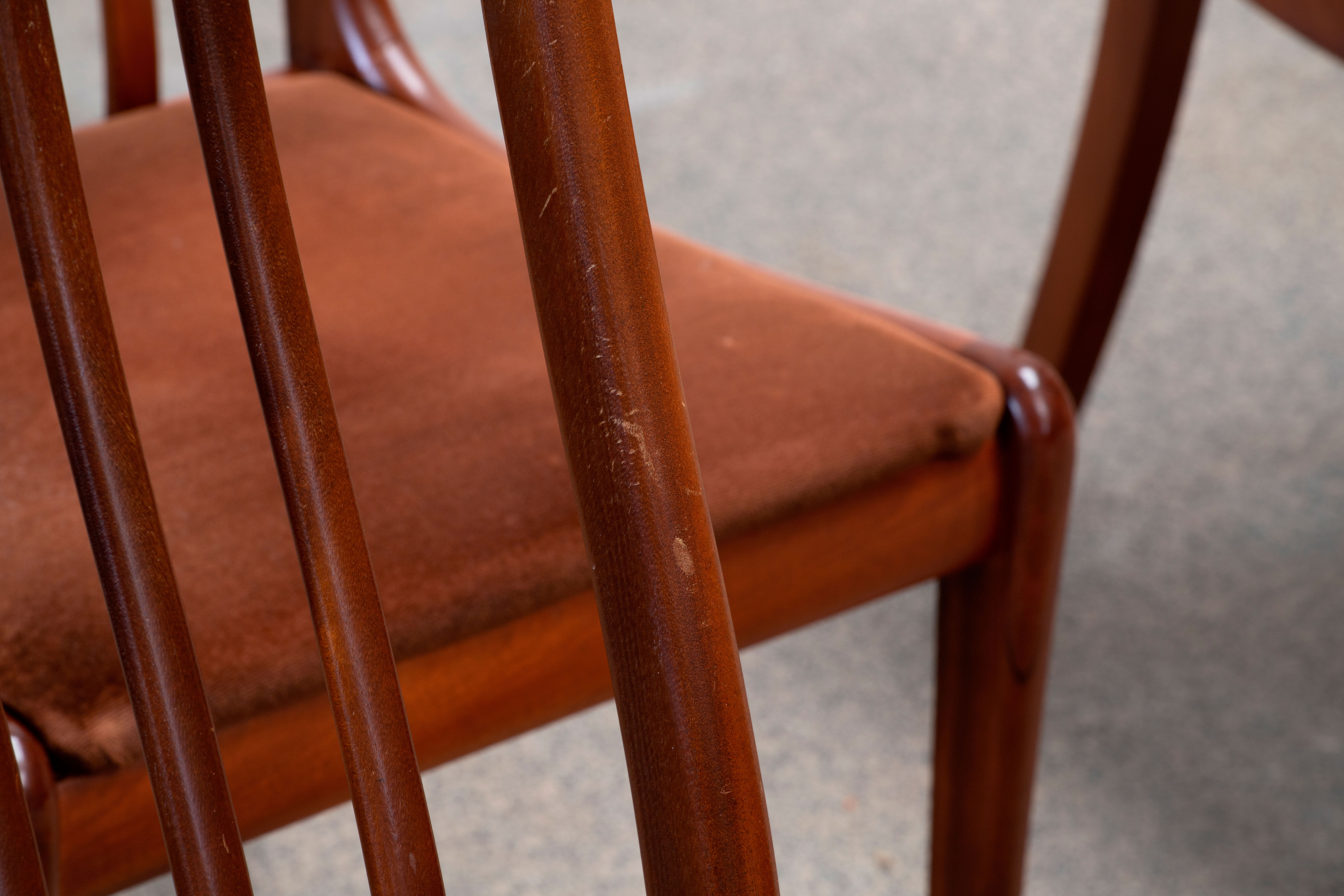 Series of 6 scandinavian chairs