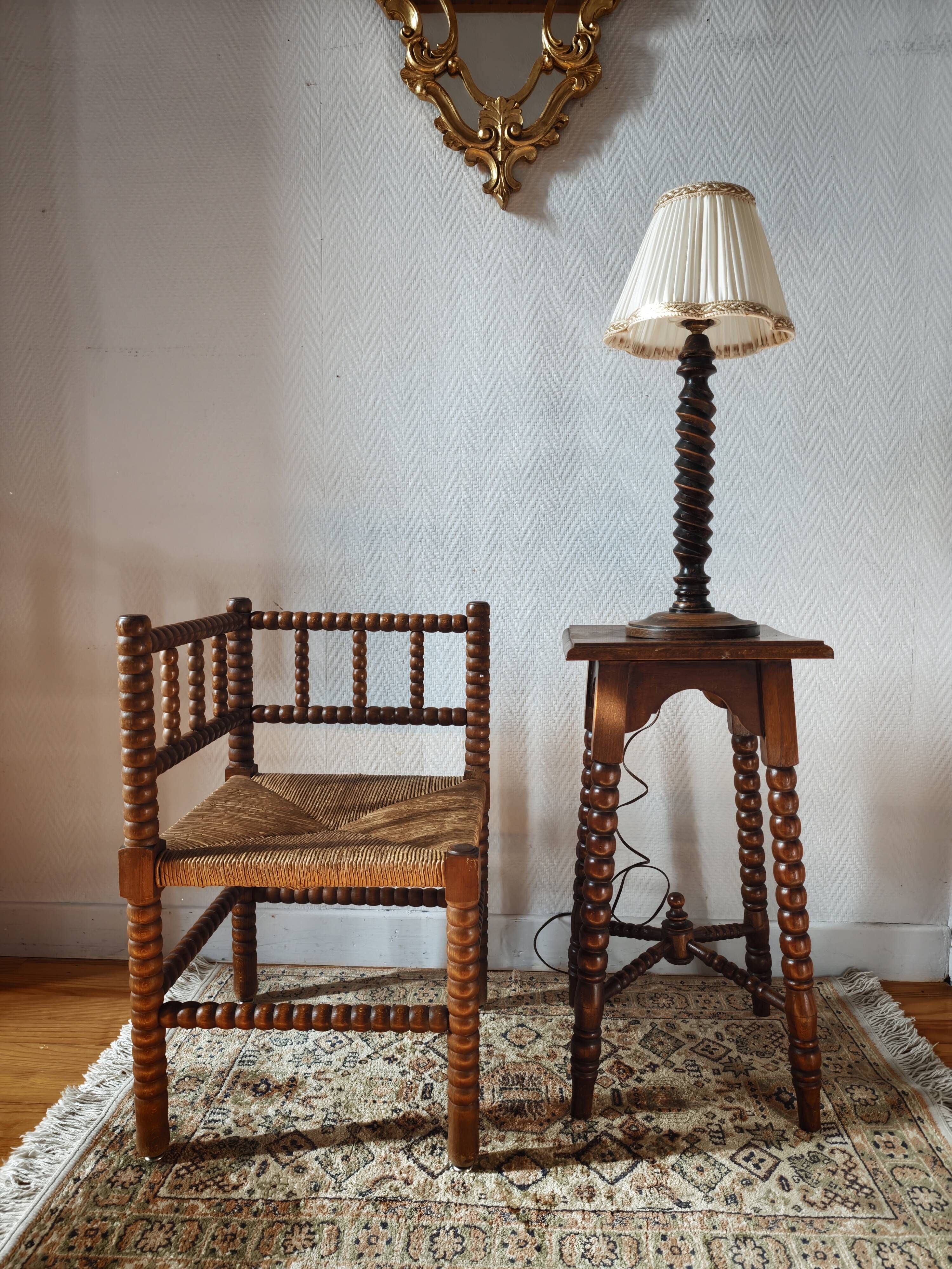 Chaise vintage coin du feu en bois tourné bobine
