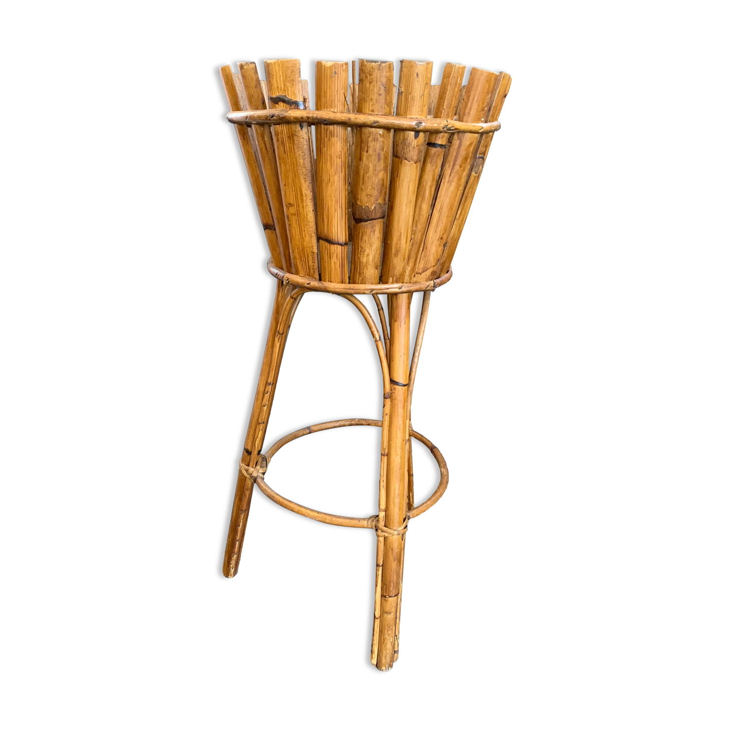 Rattan plant holder