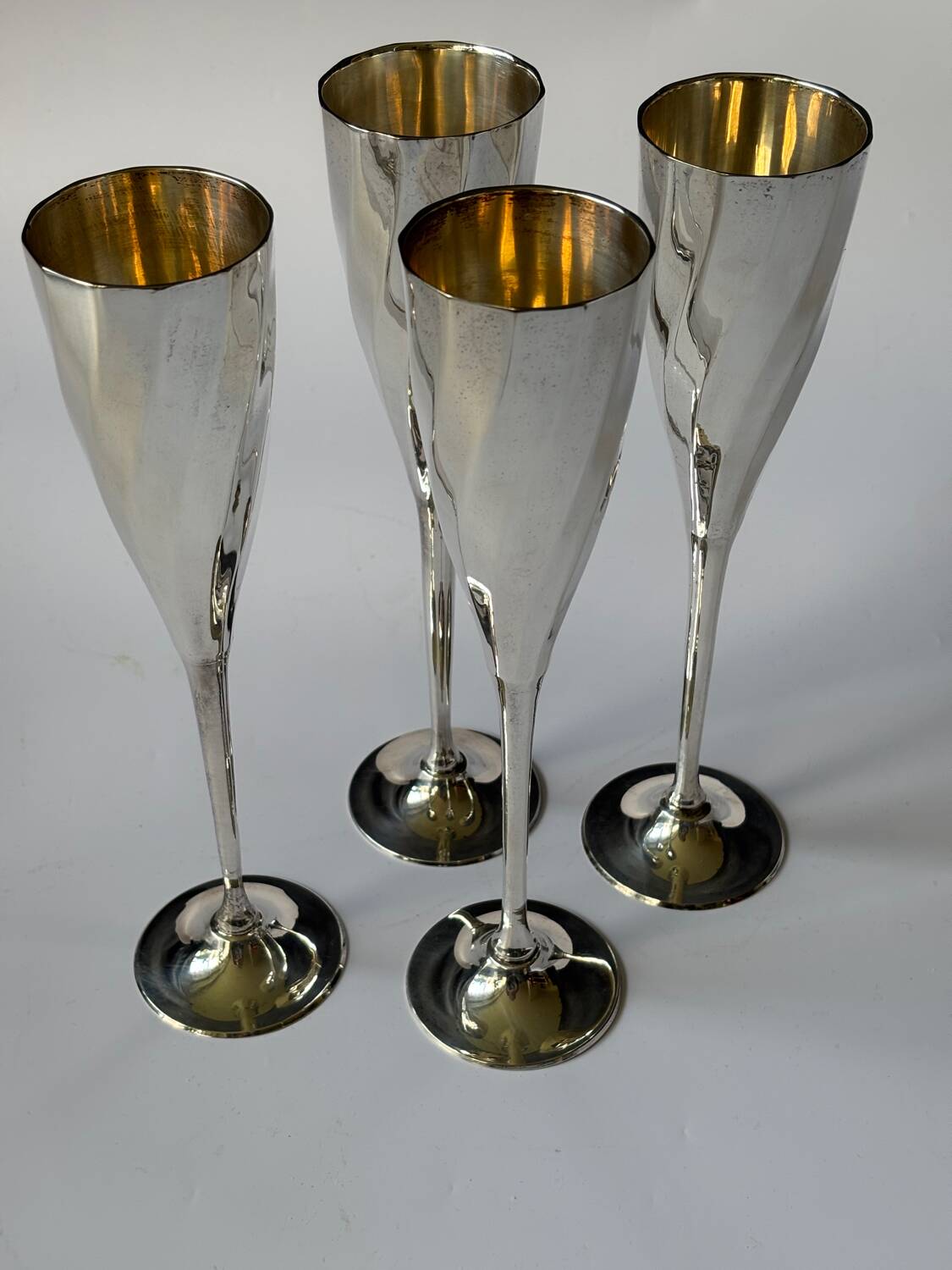 Flûtes à champagne art déco en métal argenté
