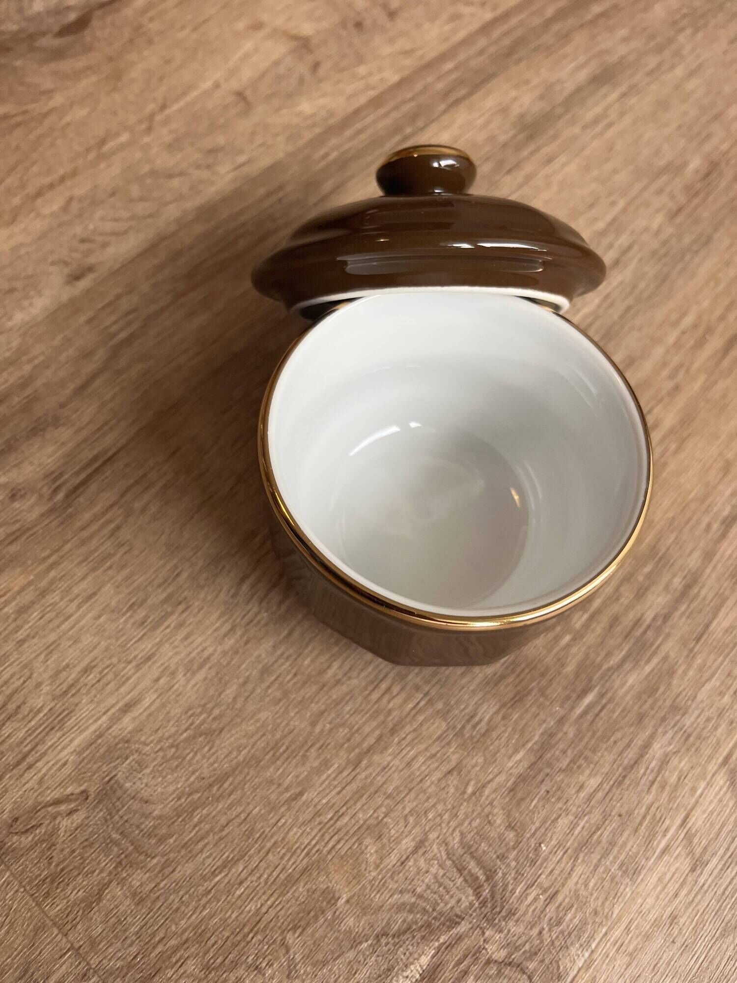 Coffee cups, Cappuccino, Yves Déshoulières, brown and gold, Nescafé