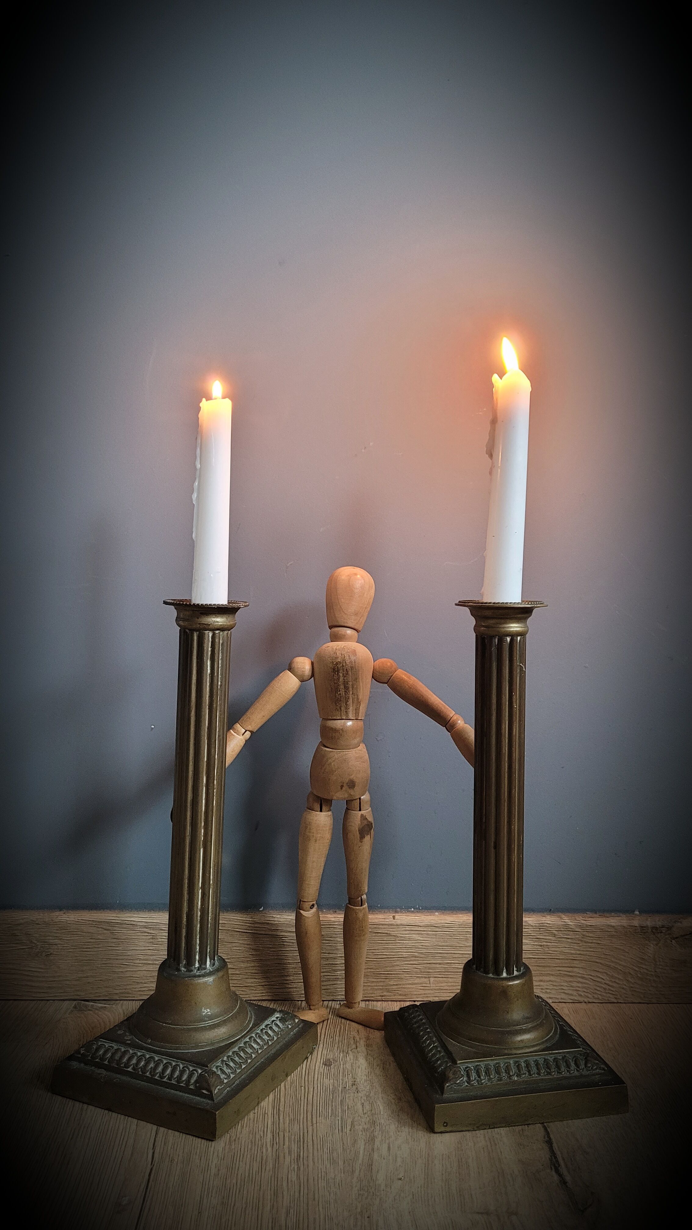 Duo brass candle holders column