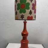 Lampe orange et abat-jour motif fleuri années 1970