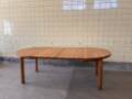 Table à manger ronde extensible en pin par Furusnickarn AB