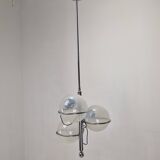 Lampe italienne chromée à trois globes en verre opalin – années 1970