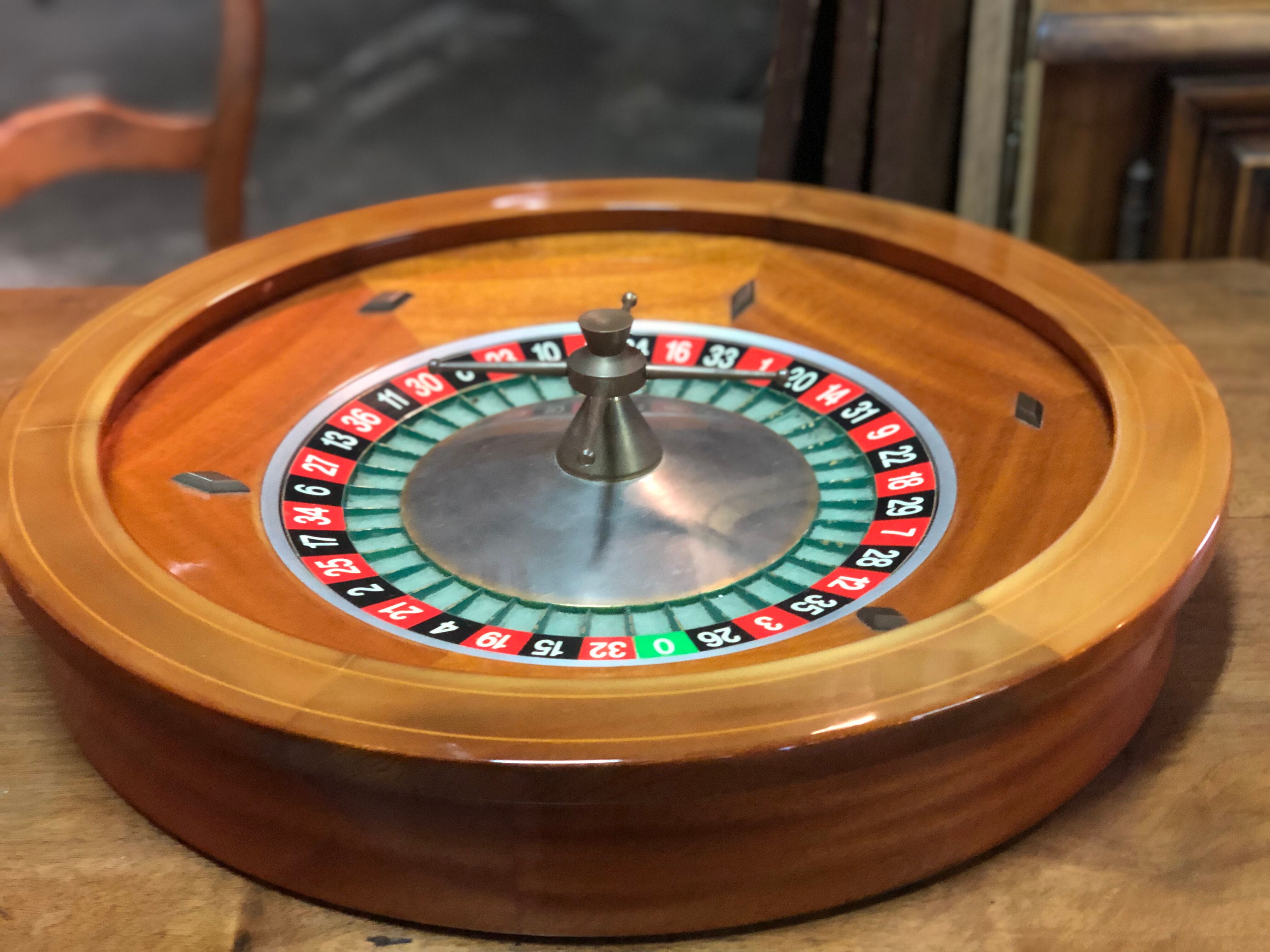 CARO mahogany casino roulette 60/70 years