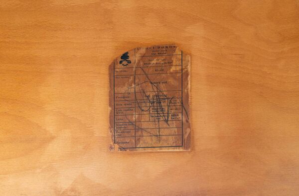 Bureau postmoderne, table à écrire par Bohumil Landsman, placage de chêne, années 1970