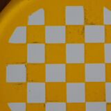 Enamelled metal underside