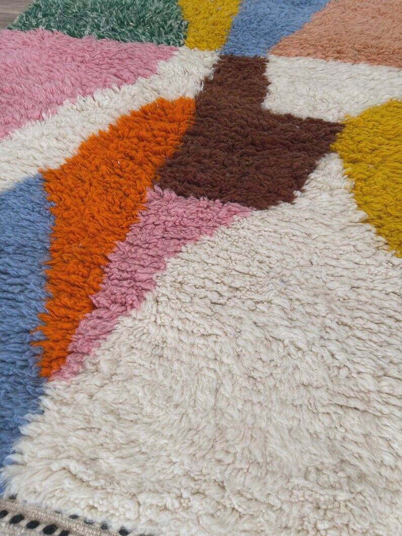 Atlas Berber rug with coloured patterns 1.5/2.5 m