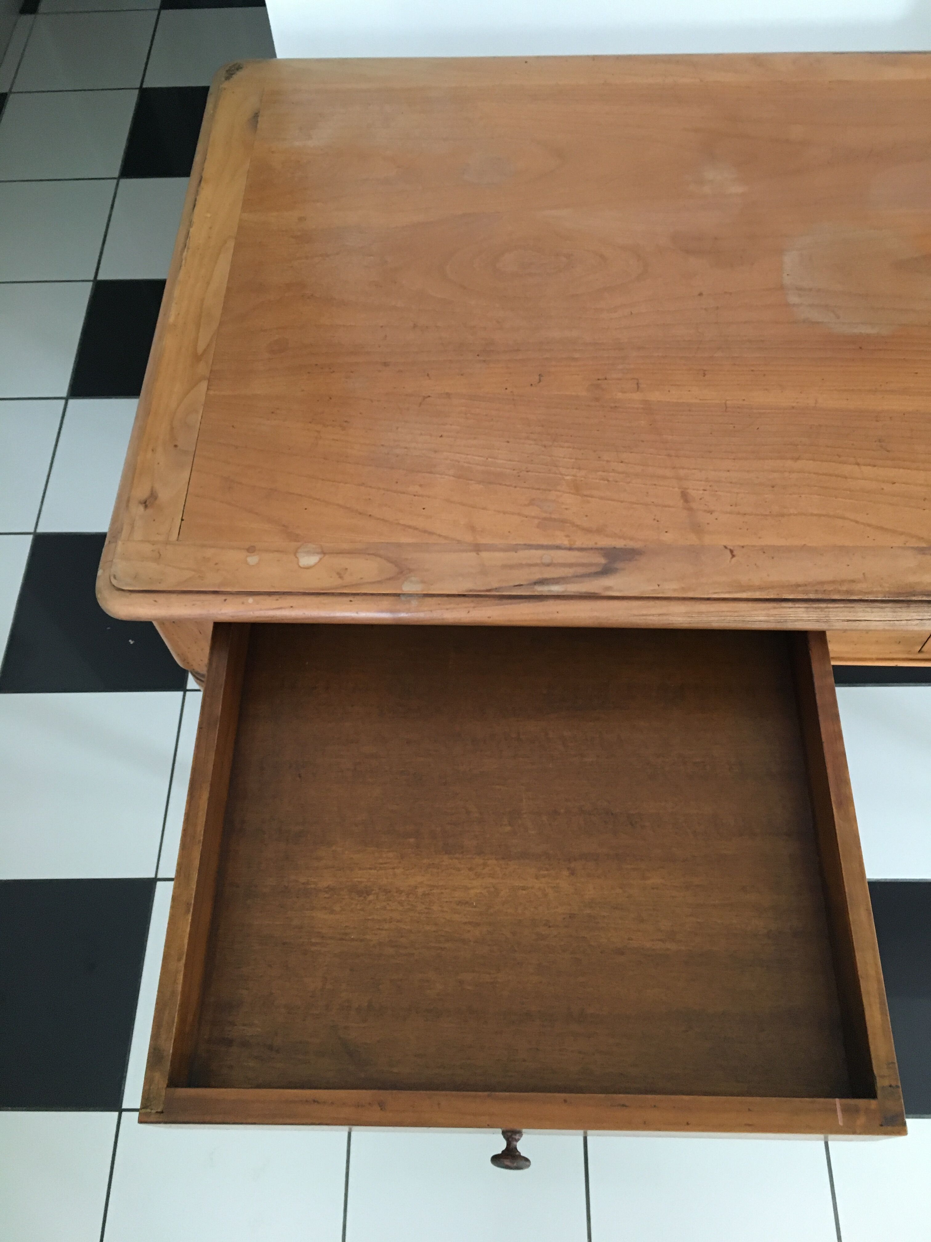 Wooden desk 2 drawers