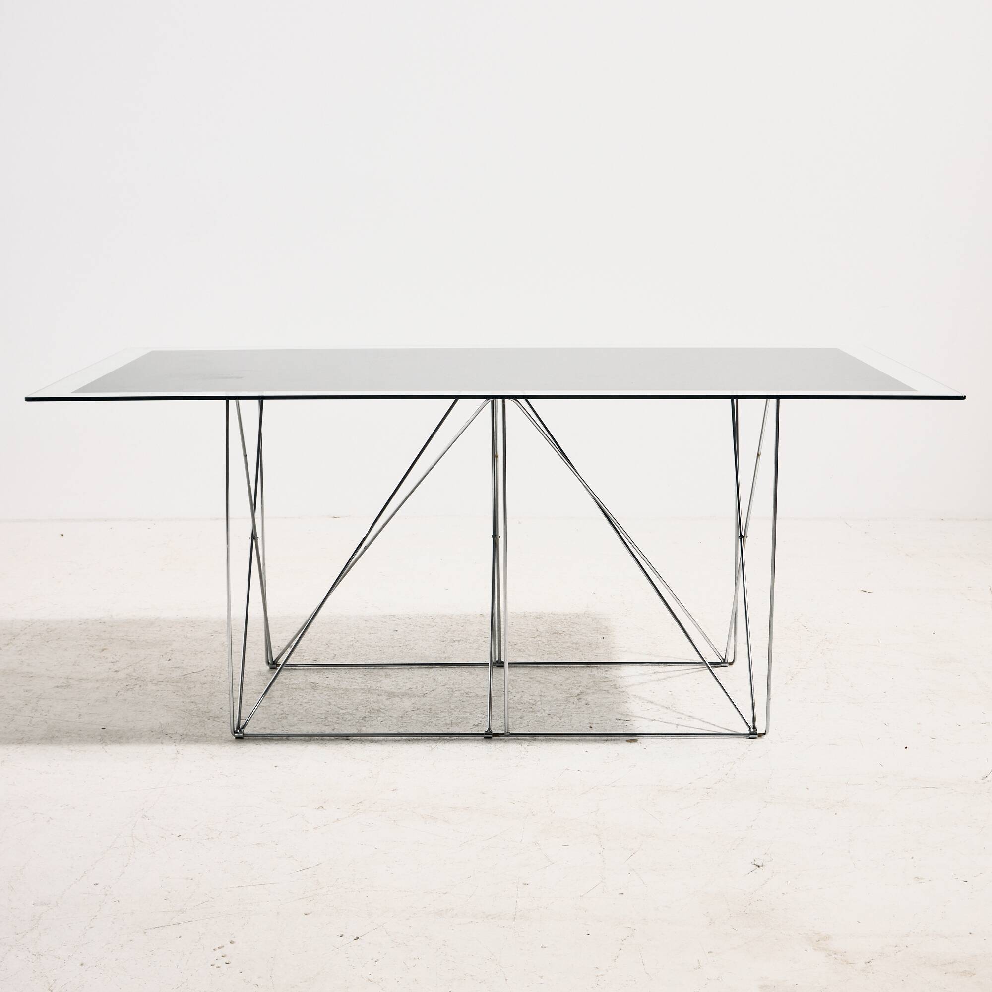Table à manger en verre et acier par Max Sauze