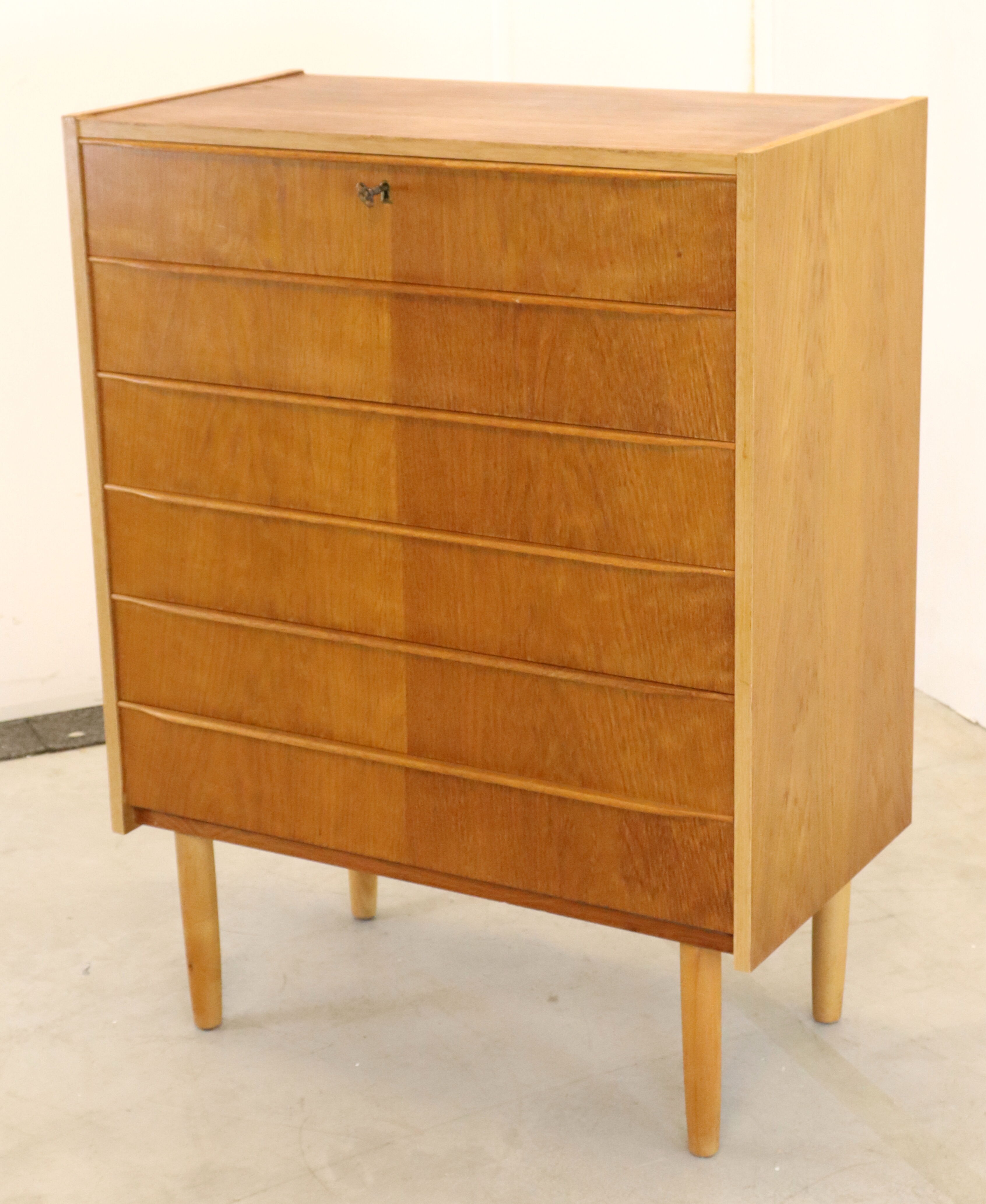 Commode danoise en chêne haut 'Brovst' - Design danois