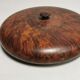 Boite ancienne ronde en loupe d'orme ou thuya
