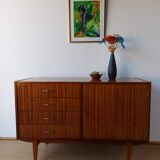 Buffet moderniste des années 1970