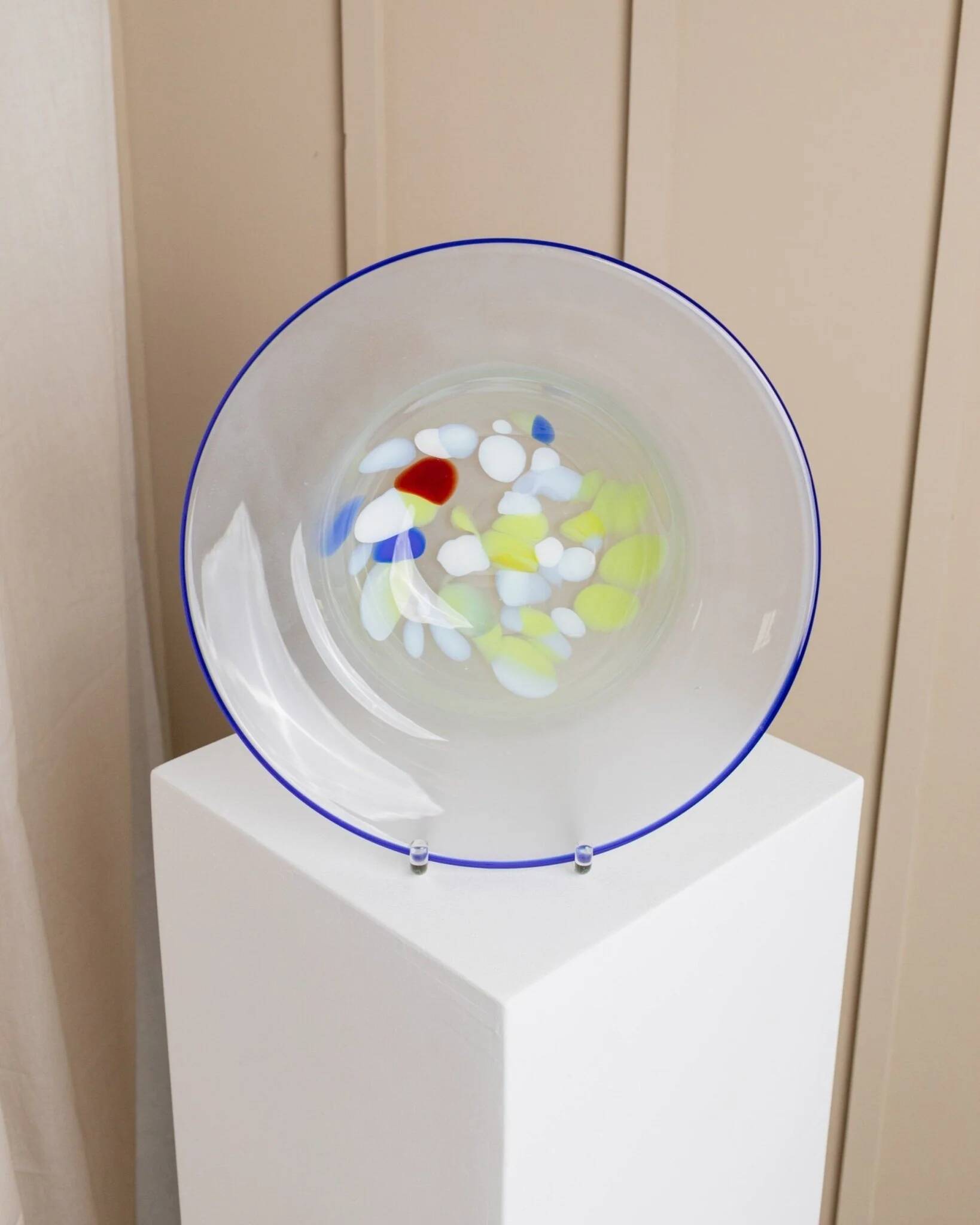 XL Vintage Murano Glass Bowl with Blue Rim and Multicolor Dots – Mouth-Blown Italian Glass, 1980s Pop Art