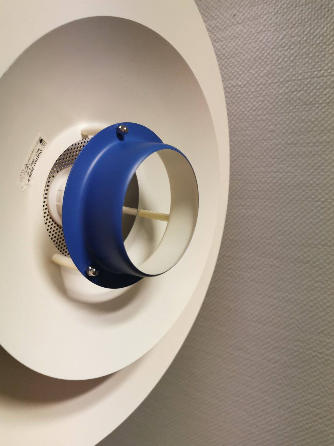Hanging lamp from danish jeka, produced in the 80s, the model is called donau 3095-p.