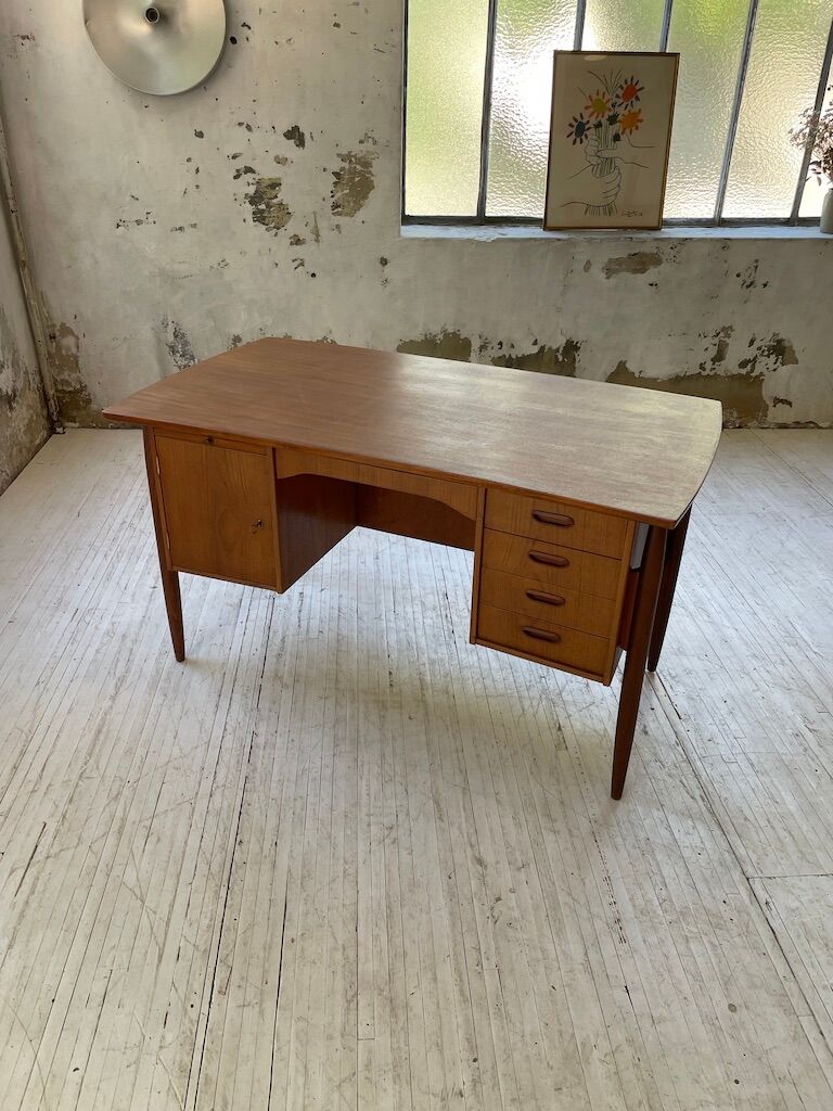 Scandinavian "boomerang" two-sided teak desk Midtjydsk Mobelfabrilk
