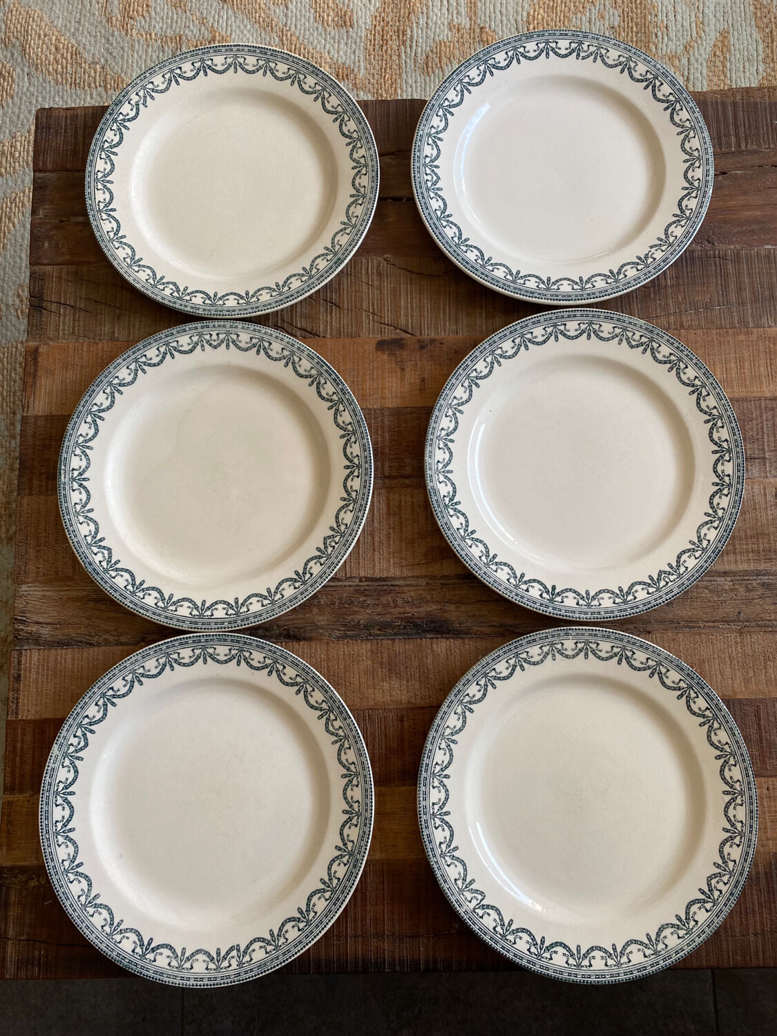 6 flat plates Terre de Fer Salins model Garlands L.XVI