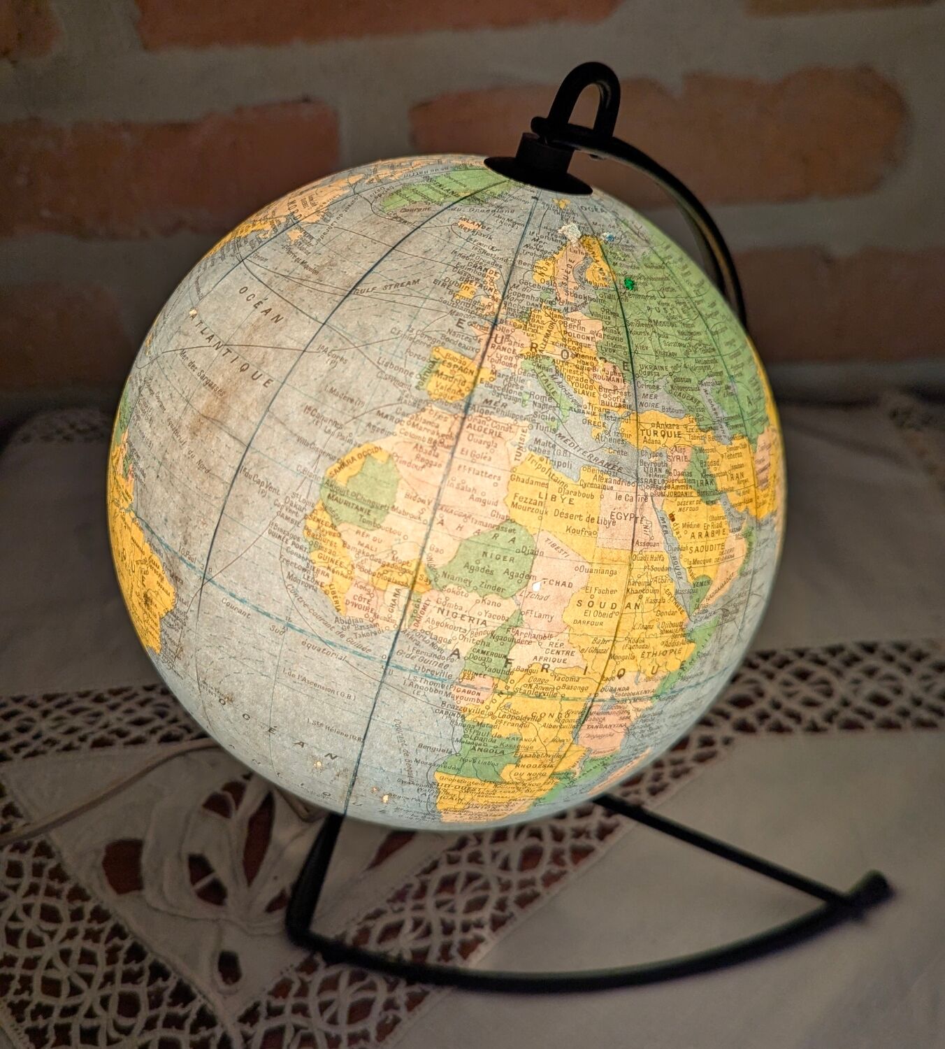 Illuminated terrestrial globe in glass by Girard and Barrère, 1960s - 1/8000