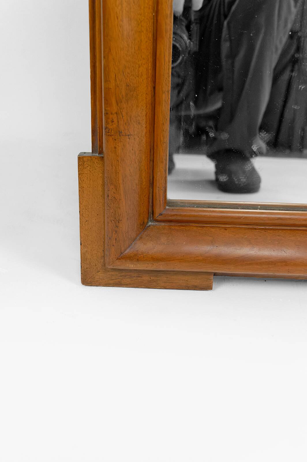 Walnut mirror from the Napoleon III period, France, circa 1870