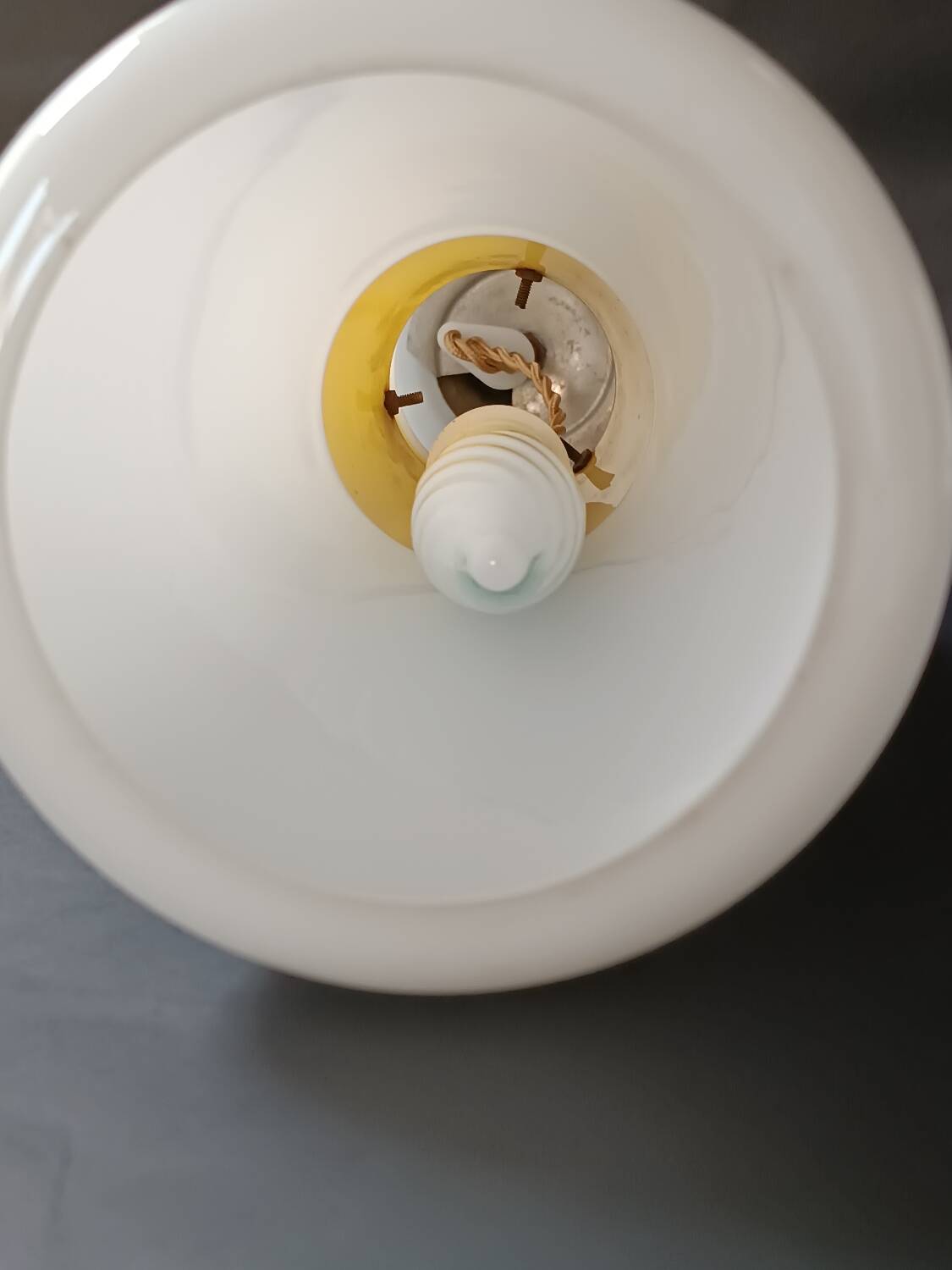 White and yellow opaline diabolo pendant light