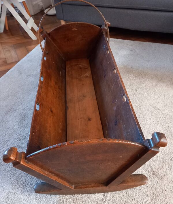 Grand berceau ancien en bois