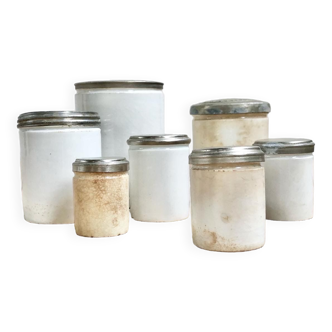 Set of ointment jars