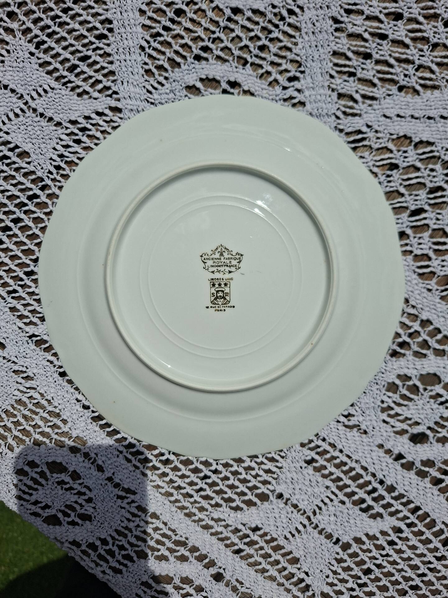 Service of 75 pieces Limoges Unic Paris Former Royal Factory