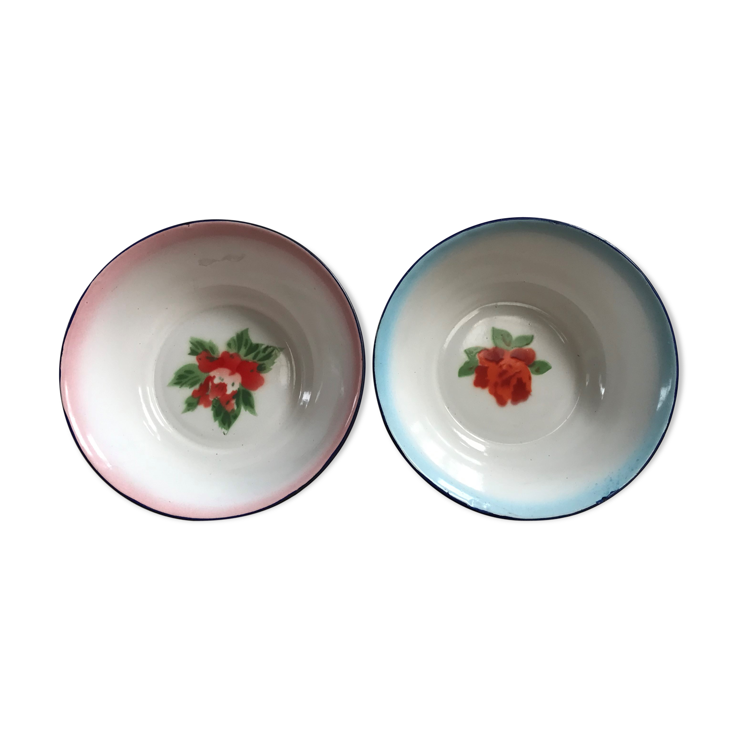 Pair of hollow plates in enamelled sheet metal