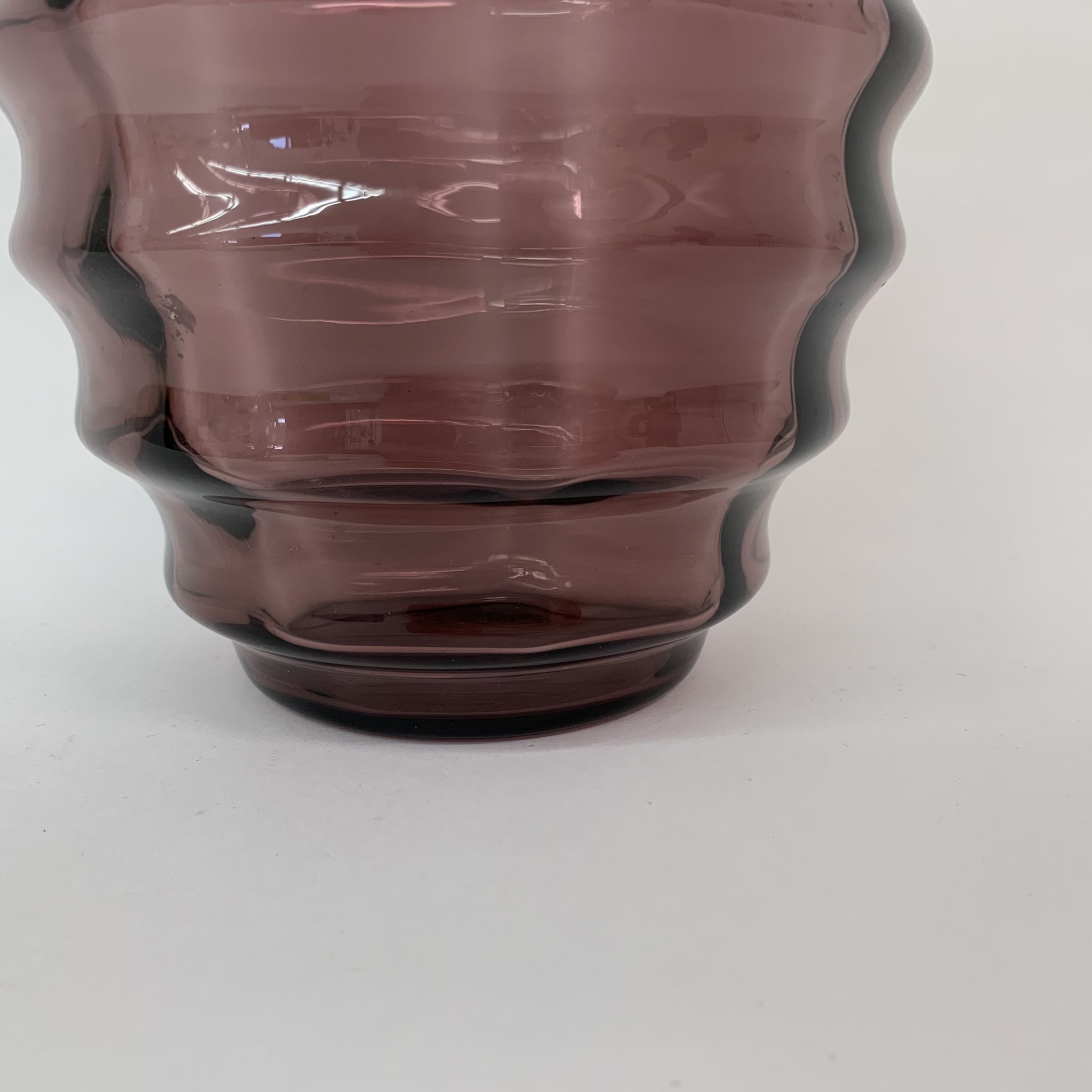 Vase Art déco Doyen en verre violet, années 1930