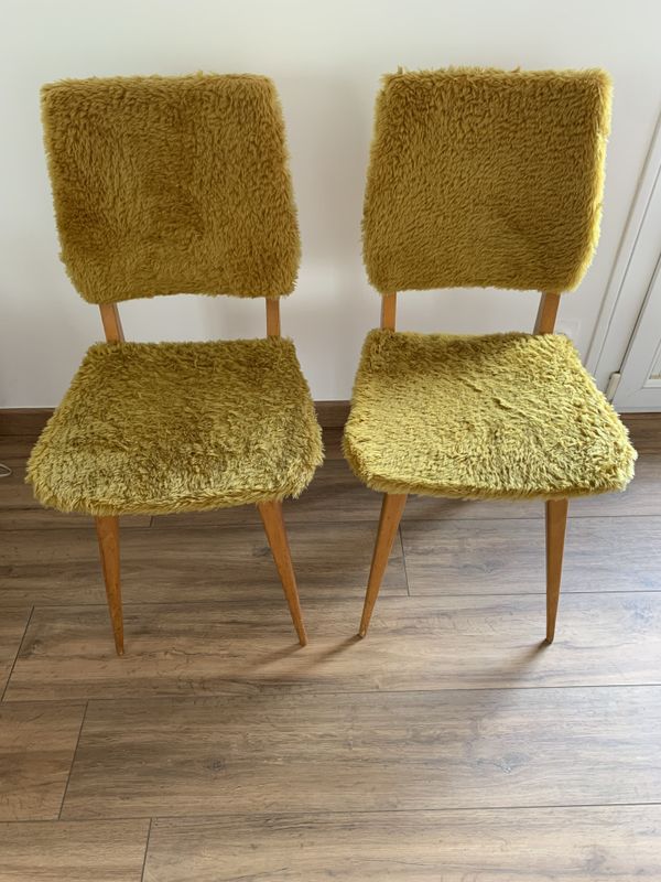 2 chaises moumoute jaune