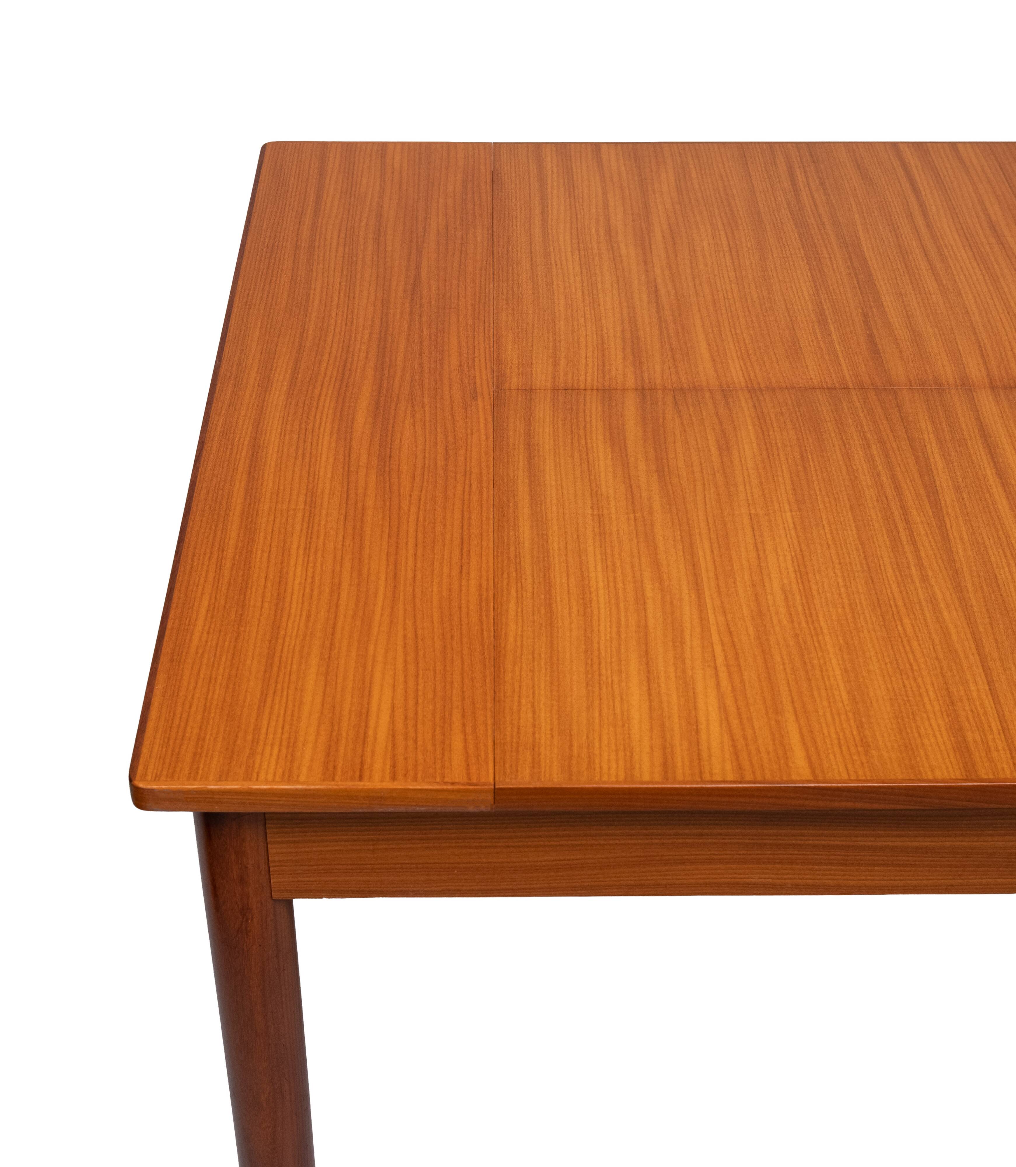 Stunning Pastoe expandable Teak Dining table 1960s