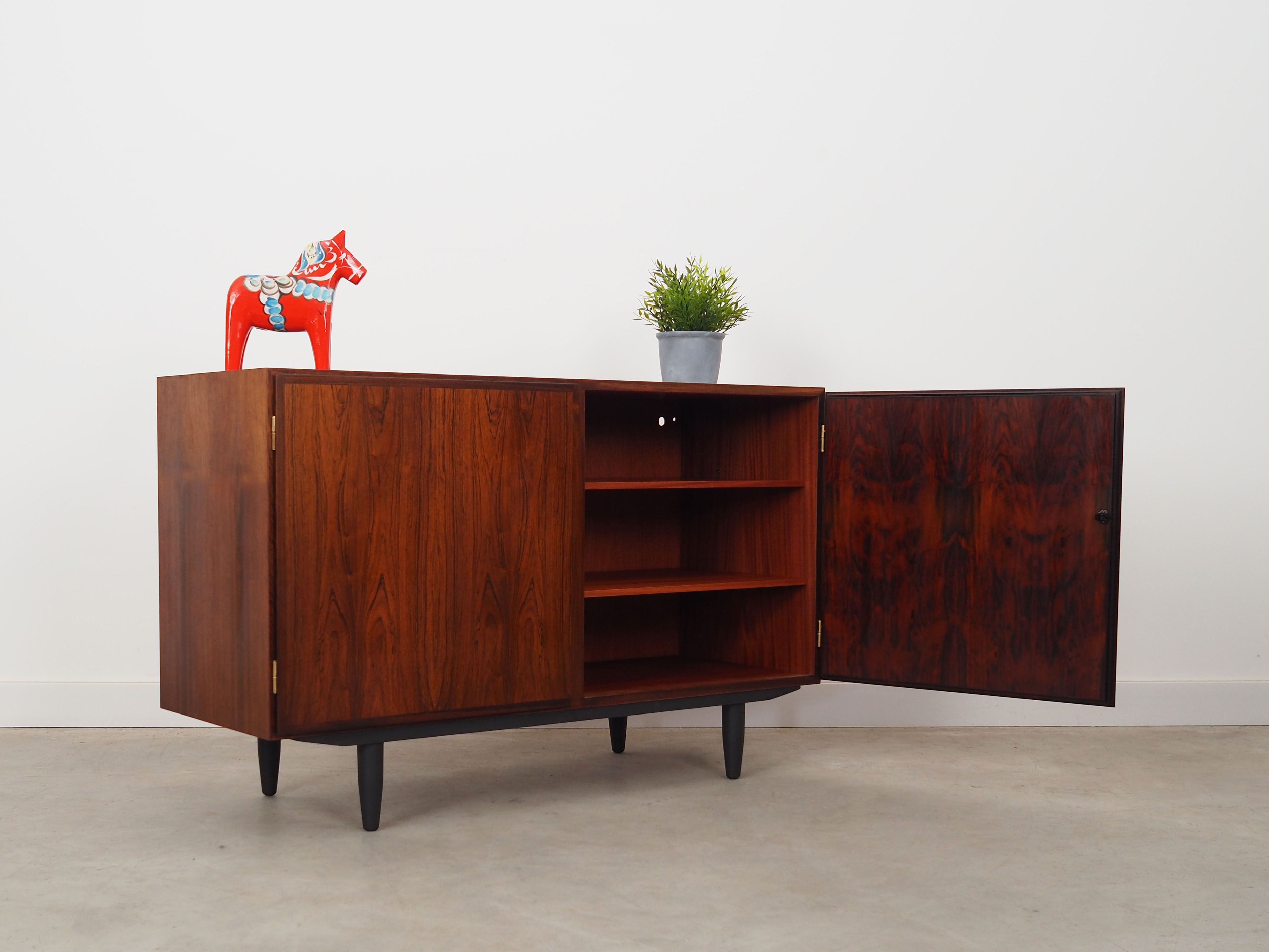 Rosewood cabinet, Danish design, 1970s, manufactured by Omann Jun