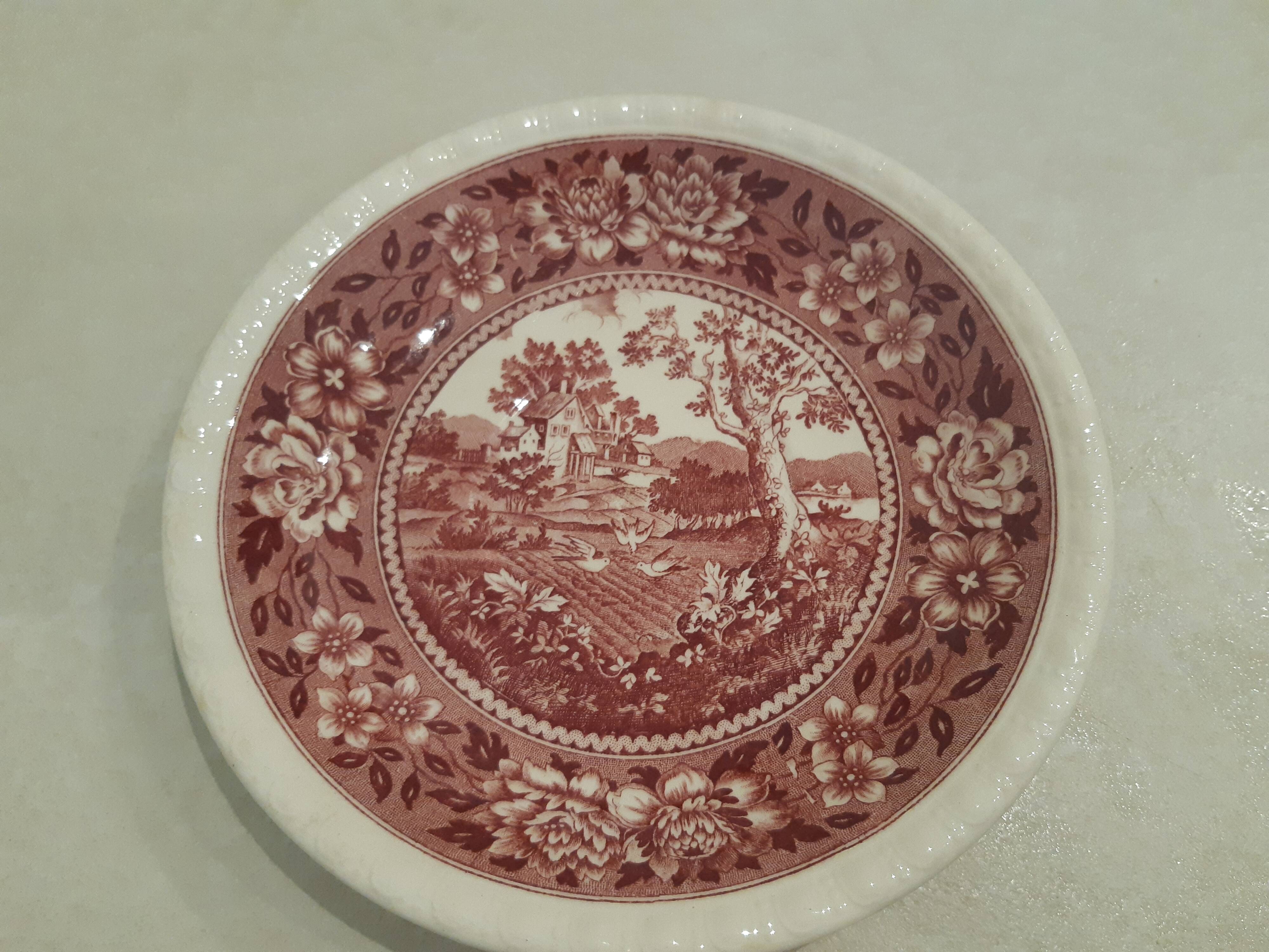 Old earthenware dessert plate, red country-style decoration by Villeroy and Boch.