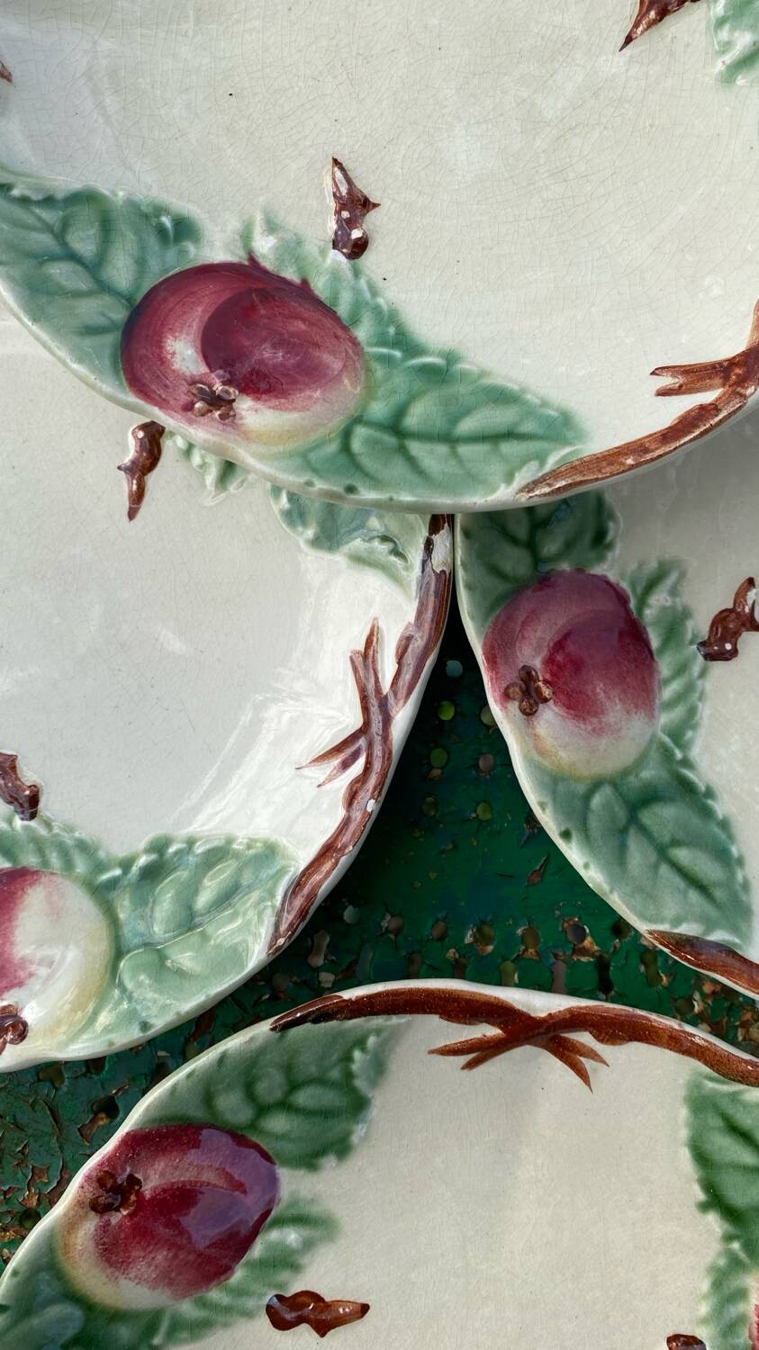 Dessert plates in Choisy le Roi slipware