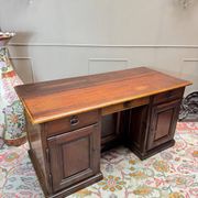 Bureau à caisson de changeur en noyer xviii eme siècle
